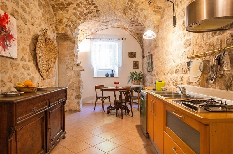 4 bedroom villa with pool in Lapad, Dubrovnik, sleeps 8