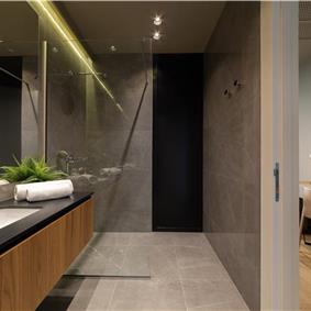 Luxury 5-Bedroom Sea-View Villa with Heated Infinity Pool in Orasac near Dubrovnik – Sleeps 10