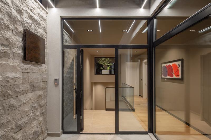 Luxury 5-Bedroom Sea-View Villa with Heated Infinity Pool in Orasac near Dubrovnik – Sleeps 10