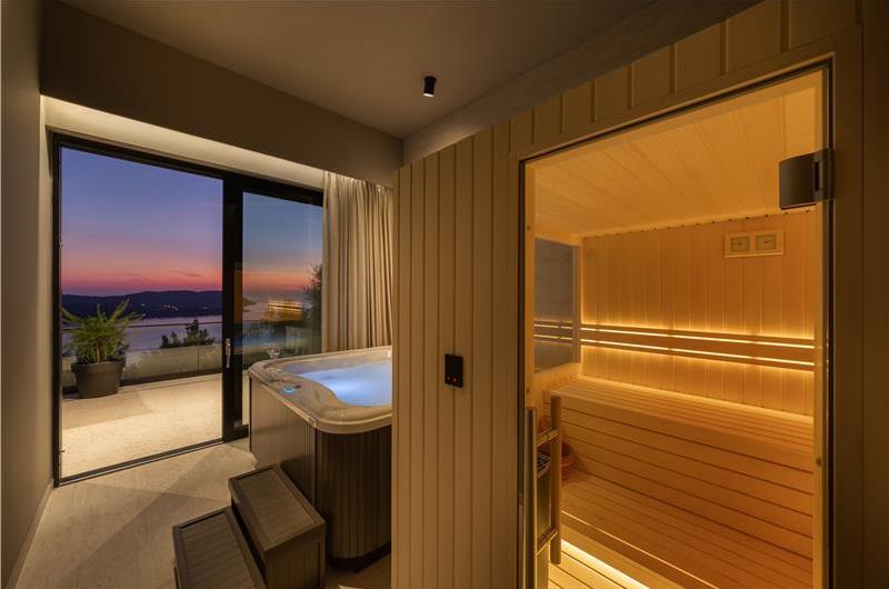 Luxury 5-Bedroom Sea-View Villa with Heated Infinity Pool in Orasac near Dubrovnik – Sleeps 10