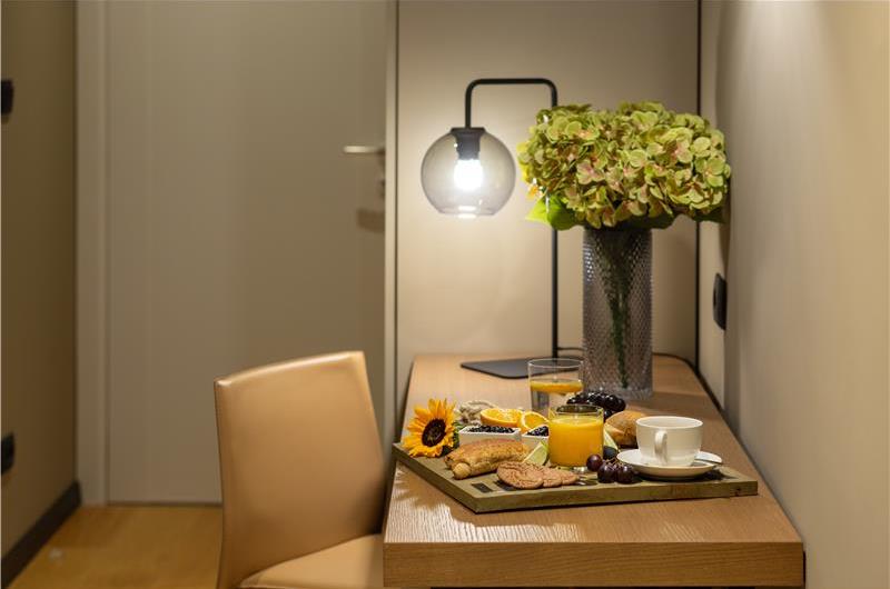 Luxury 5-Bedroom Sea-View Villa with Heated Infinity Pool in Orasac near Dubrovnik – Sleeps 10