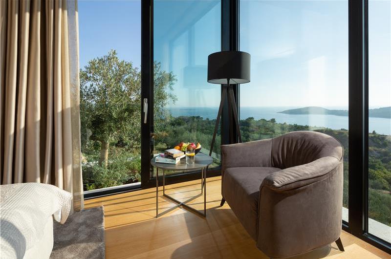 Luxury 5-Bedroom Sea-View Villa with Heated Infinity Pool in Orasac near Dubrovnik – Sleeps 10