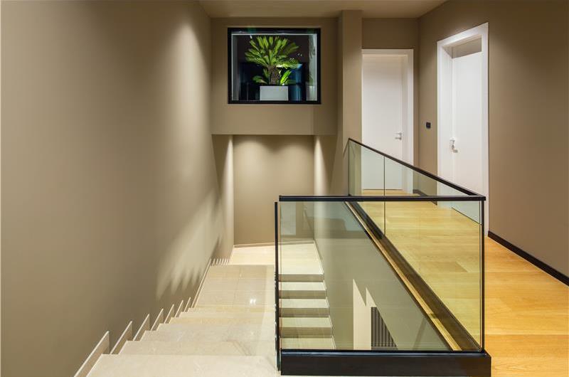 Luxury 5-Bedroom Sea-View Villa with Heated Infinity Pool in Orasac near Dubrovnik – Sleeps 10