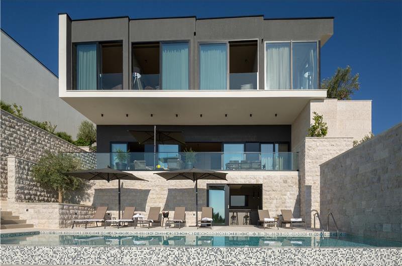 Luxury 5-Bedroom Sea-View Villa with Heated Infinity Pool in Orasac near Dubrovnik – Sleeps 10