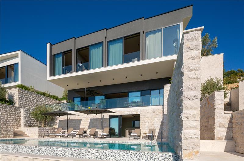 Luxury 5-Bedroom Sea-View Villa with Heated Infinity Pool in Orasac near Dubrovnik – Sleeps 10