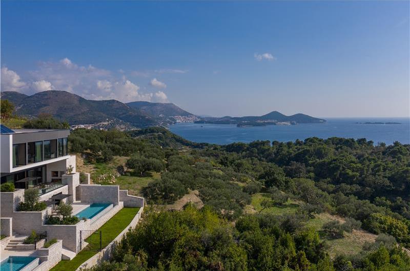 Luxury 5-Bedroom Sea-View Villa with Heated Infinity Pool in Orasac near Dubrovnik – Sleeps 10
