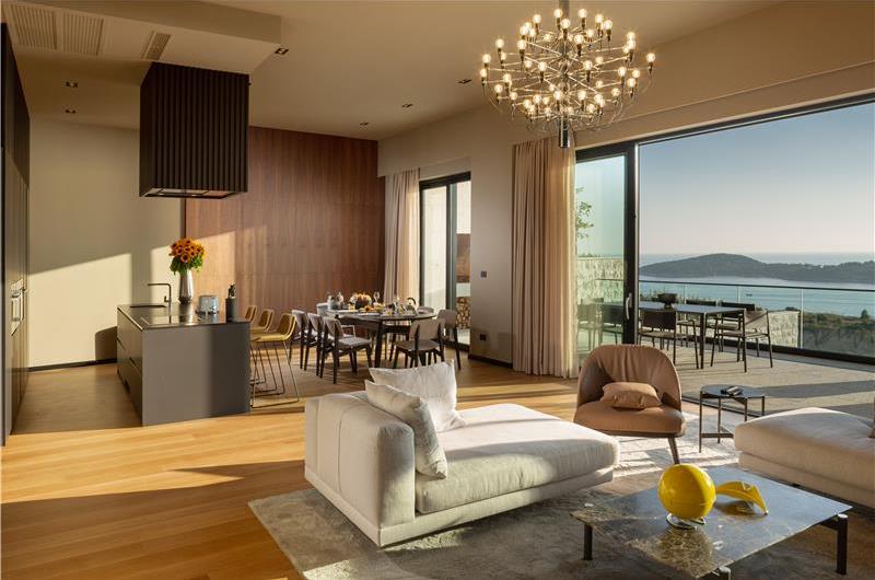 Luxury 5-Bedroom Sea-View Villa with Heated Infinity Pool in Orasac near Dubrovnik – Sleeps 10