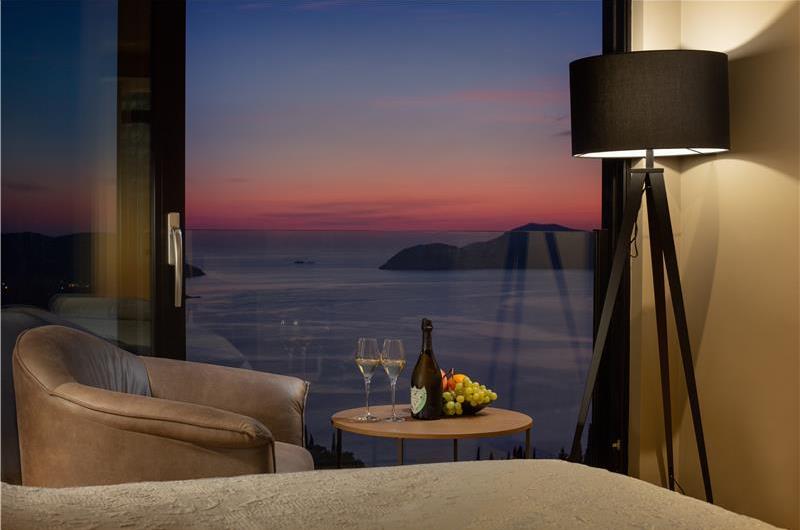 Luxury 5-Bedroom Sea-View Villa with Heated Infinity Pool in Orasac near Dubrovnik – Sleeps 10