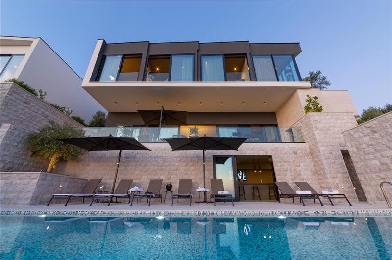 Luxury 5-Bedroom Sea-View Villa with Heated Infinity Pool in Orasac near Dubrovnik – Sleeps 10