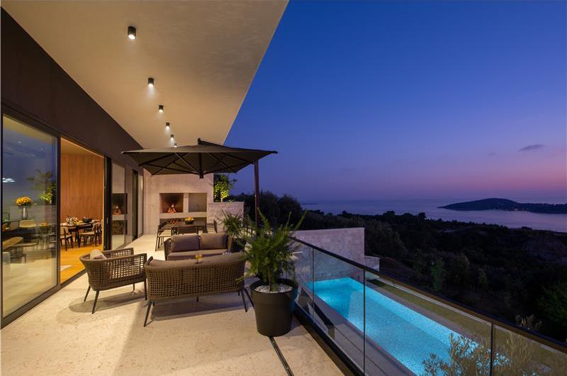 Luxury 5-Bedroom Sea-View Villa with Heated Infinity Pool in Orasac near Dubrovnik – Sleeps 10