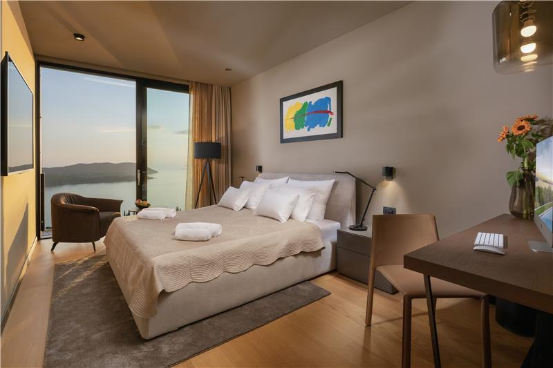 Sea-view villa in Orasac, photograph 15