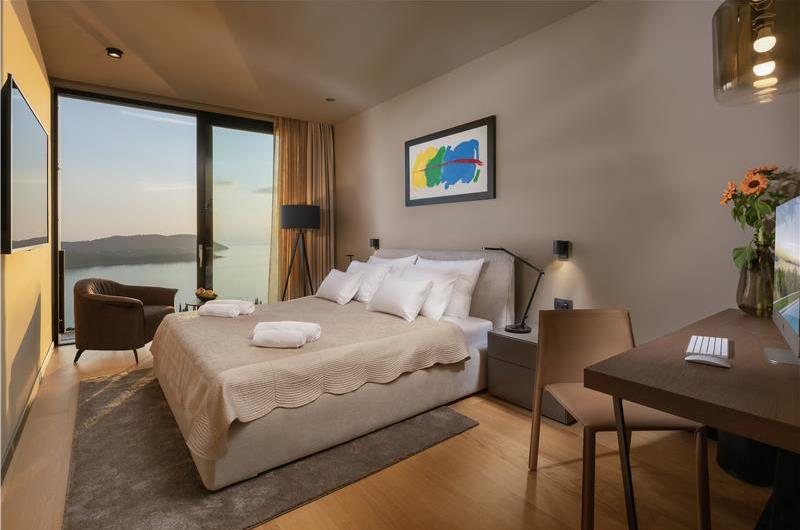 Luxury 5-Bedroom Sea-View Villa with Heated Infinity Pool in Orasac near Dubrovnik – Sleeps 10