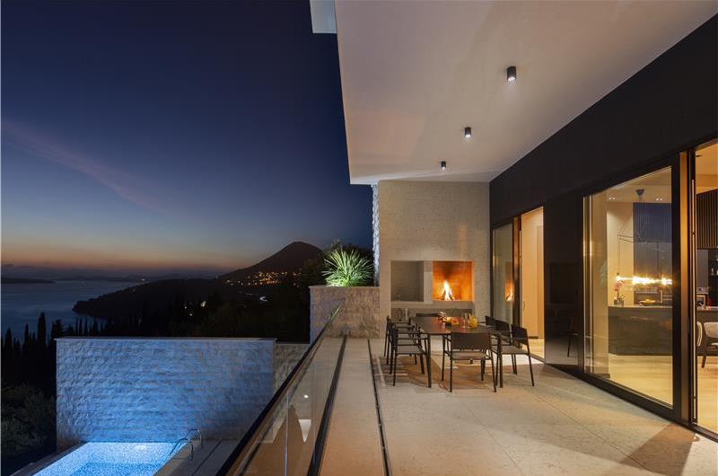 Luxury 5-Bedroom Sea-View Villa with Heated Infinity Pool in Orasac near Dubrovnik – Sleeps 10