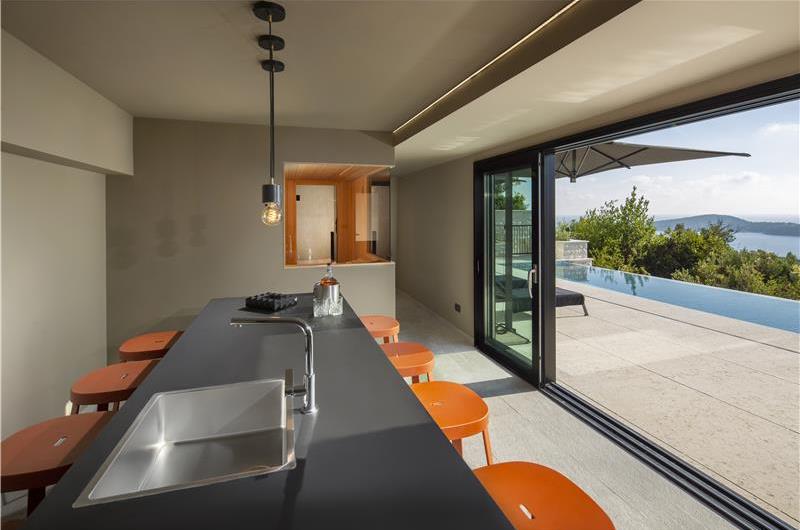 Luxury 5-Bedroom Sea-View Villa with Heated Infinity Pool in Orasac near Dubrovnik – Sleeps 10