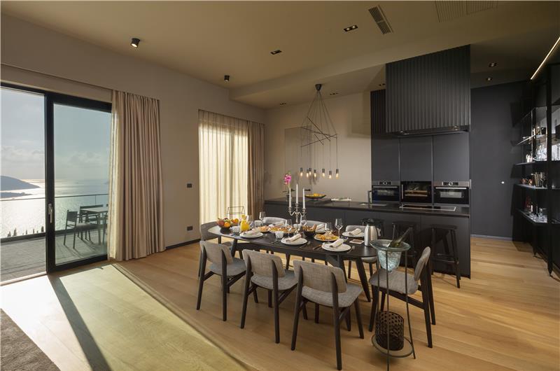 Luxury 5-Bedroom Sea-View Villa with Heated Infinity Pool in Orasac near Dubrovnik – Sleeps 10