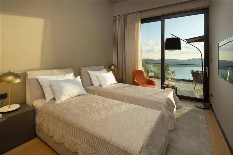 Sea-view villa in Orasac, photograph 17