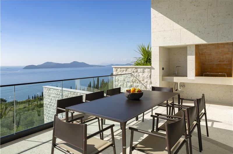 Luxury 5-Bedroom Sea-View Villa with Heated Infinity Pool in Orasac near Dubrovnik – Sleeps 10