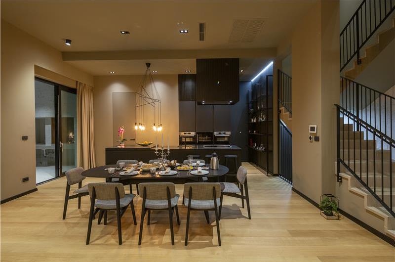 Luxury 5-Bedroom Sea-View Villa with Heated Infinity Pool in Orasac near Dubrovnik – Sleeps 10