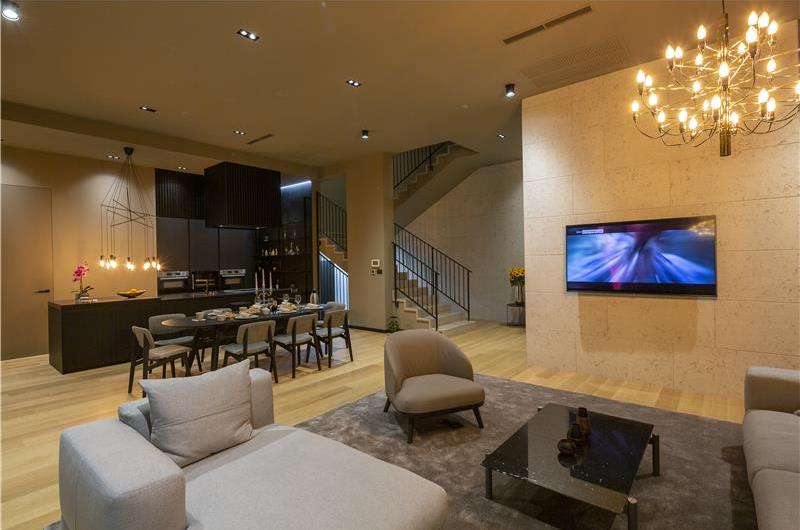 Luxury 5-Bedroom Sea-View Villa with Heated Infinity Pool in Orasac near Dubrovnik – Sleeps 10