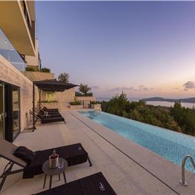 Luxury 5-Bedroom Sea-View Villa with Heated Infinity Pool in Orasac near Dubrovnik – Sleeps 10