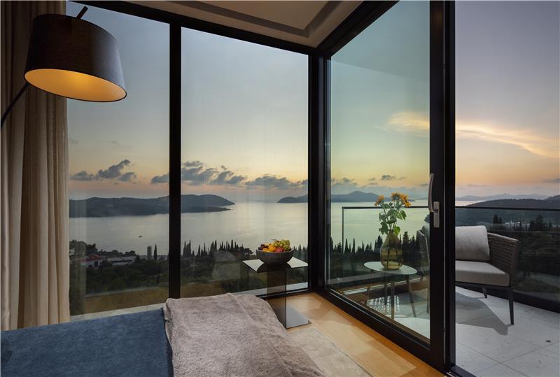 Sea-view villa in Orasac, photograph 16
