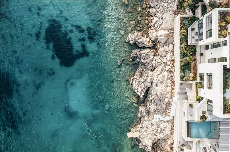 5-Bedroom Beachfront Villa with Heated Infinity Pool and Elevator near Dubrovnik – Sleeps 10