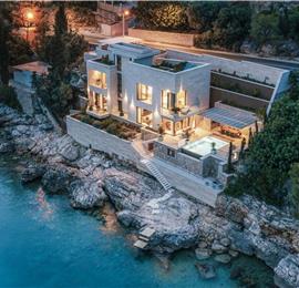 5-Bedroom Beachfront Villa with Heated Infinity Pool and Elevator near Dubrovnik – Sleeps 10