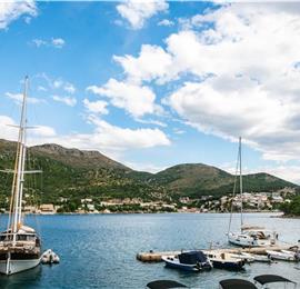 5-Bedroom Beachfront Villa with Heated Infinity Pool and Elevator near Dubrovnik – Sleeps 10