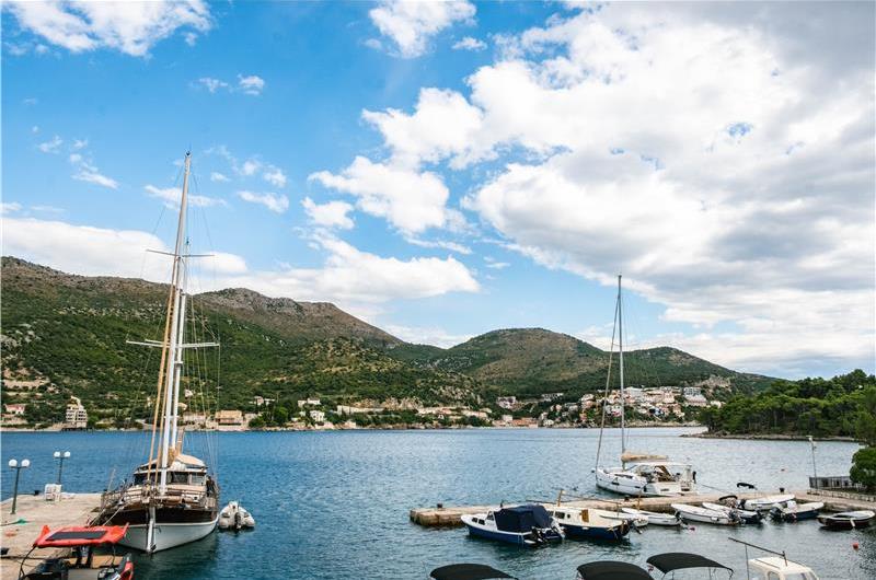 5-Bedroom Beachfront Villa with Heated Infinity Pool and Elevator near Dubrovnik – Sleeps 10