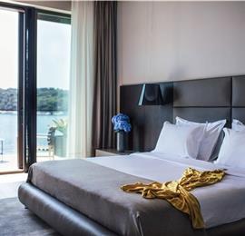 5-Bedroom Beachfront Villa with Heated Infinity Pool and Elevator near Dubrovnik – Sleeps 10