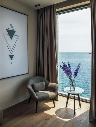 5-Bedroom Beachfront Villa with Heated Infinity Pool and Elevator near Dubrovnik – Sleeps 10