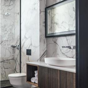 5-Bedroom Beachfront Villa with Heated Infinity Pool and Elevator near Dubrovnik – Sleeps 10