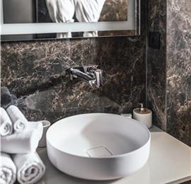 5-Bedroom Beachfront Villa with Heated Infinity Pool and Elevator near Dubrovnik – Sleeps 10