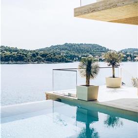 5-Bedroom Beachfront Villa with Heated Infinity Pool and Elevator near Dubrovnik – Sleeps 10