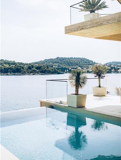 5-Bedroom Beachfront Villa with Heated Infinity Pool and Elevator near Dubrovnik – Sleeps 10