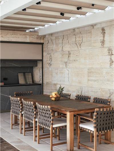 5-Bedroom Beachfront Villa with Heated Infinity Pool and Elevator near Dubrovnik – Sleeps 10