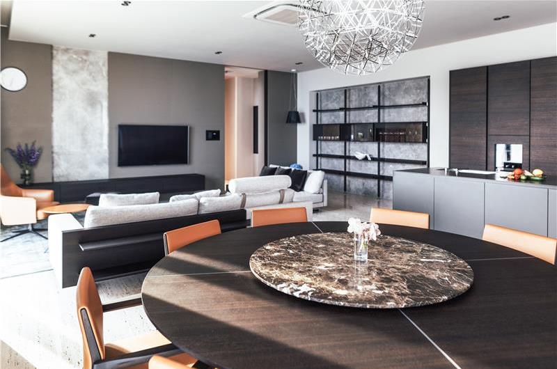 5-Bedroom Beachfront Villa with Heated Infinity Pool and Elevator near Dubrovnik – Sleeps 10