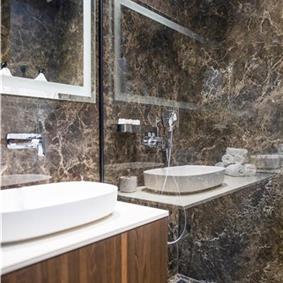 5-Bedroom Beachfront Villa with Heated Infinity Pool and Elevator near Dubrovnik – Sleeps 10