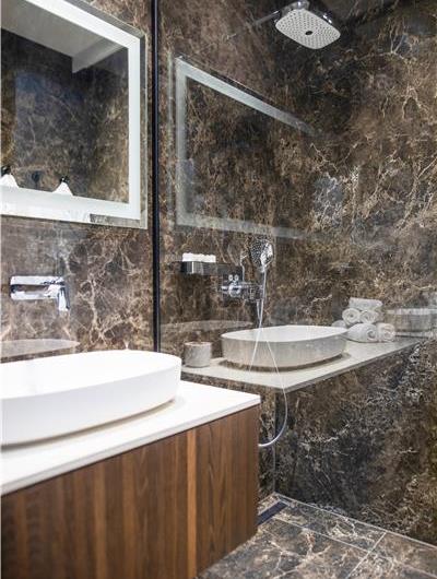 5-Bedroom Beachfront Villa with Heated Infinity Pool and Elevator near Dubrovnik – Sleeps 10