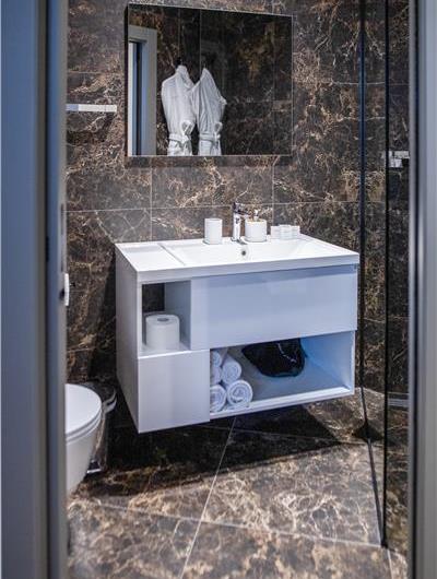 5-Bedroom Beachfront Villa with Heated Infinity Pool and Elevator near Dubrovnik – Sleeps 10