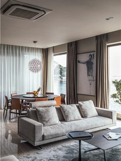 5-Bedroom Beachfront Villa with Heated Infinity Pool and Elevator near Dubrovnik – Sleeps 10