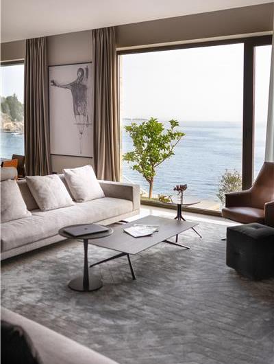 5-Bedroom Beachfront Villa with Heated Infinity Pool and Elevator near Dubrovnik – Sleeps 10