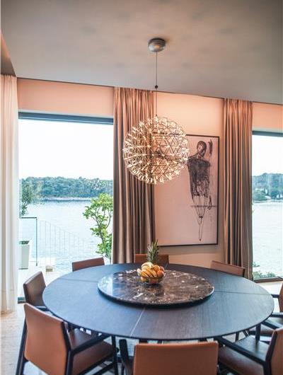 5-Bedroom Beachfront Villa with Heated Infinity Pool and Elevator near Dubrovnik – Sleeps 10