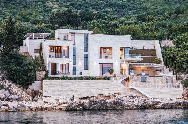 5-Bedroom Beachfront Villa with Heated Infinity Pool and Elevator near Dubrovnik – Sleeps 10