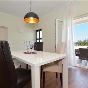 3-Bedroom Villa with Pool, Garden and Sea View near Split City – Sleeps 7
