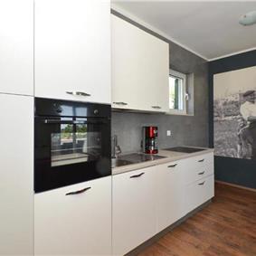 3-Bedroom Villa with Pool, Garden and Sea View near Split City – Sleeps 7