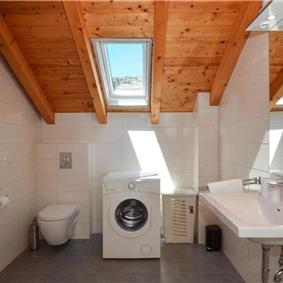 3-Bedroom Villa with Pool, Garden and Sea View near Split City – Sleeps 7
