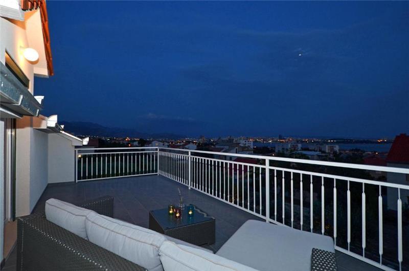 3-Bedroom Villa with Pool, Garden and Sea View near Split City – Sleeps 7