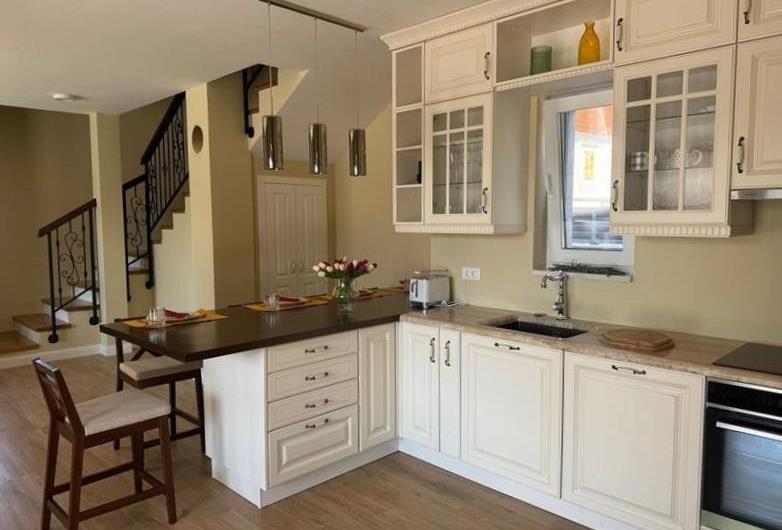 2 bedroom villa with heated pool & tennis court near Zadar, sleeps 4