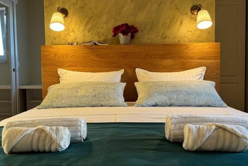 2 bedroom villa with heated pool & tennis court near Zadar, sleeps 4